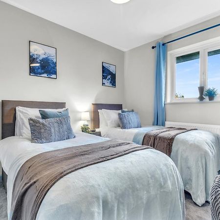 Mk 2-Bedroom Contractor'S Gem, 5 Beds, Sleeps 6, Free Parking Мілтон-Кінз Екстер'єр фото