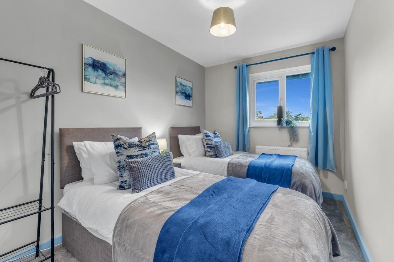 Mk 2-Bedroom Contractor'S Gem, 5 Beds, Sleeps 6, Free Parking Мілтон-Кінз Екстер'єр фото