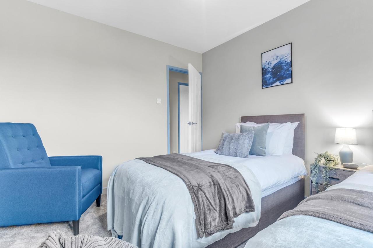 Mk 2-Bedroom Contractor'S Gem, 5 Beds, Sleeps 6, Free Parking Мілтон-Кінз Екстер'єр фото