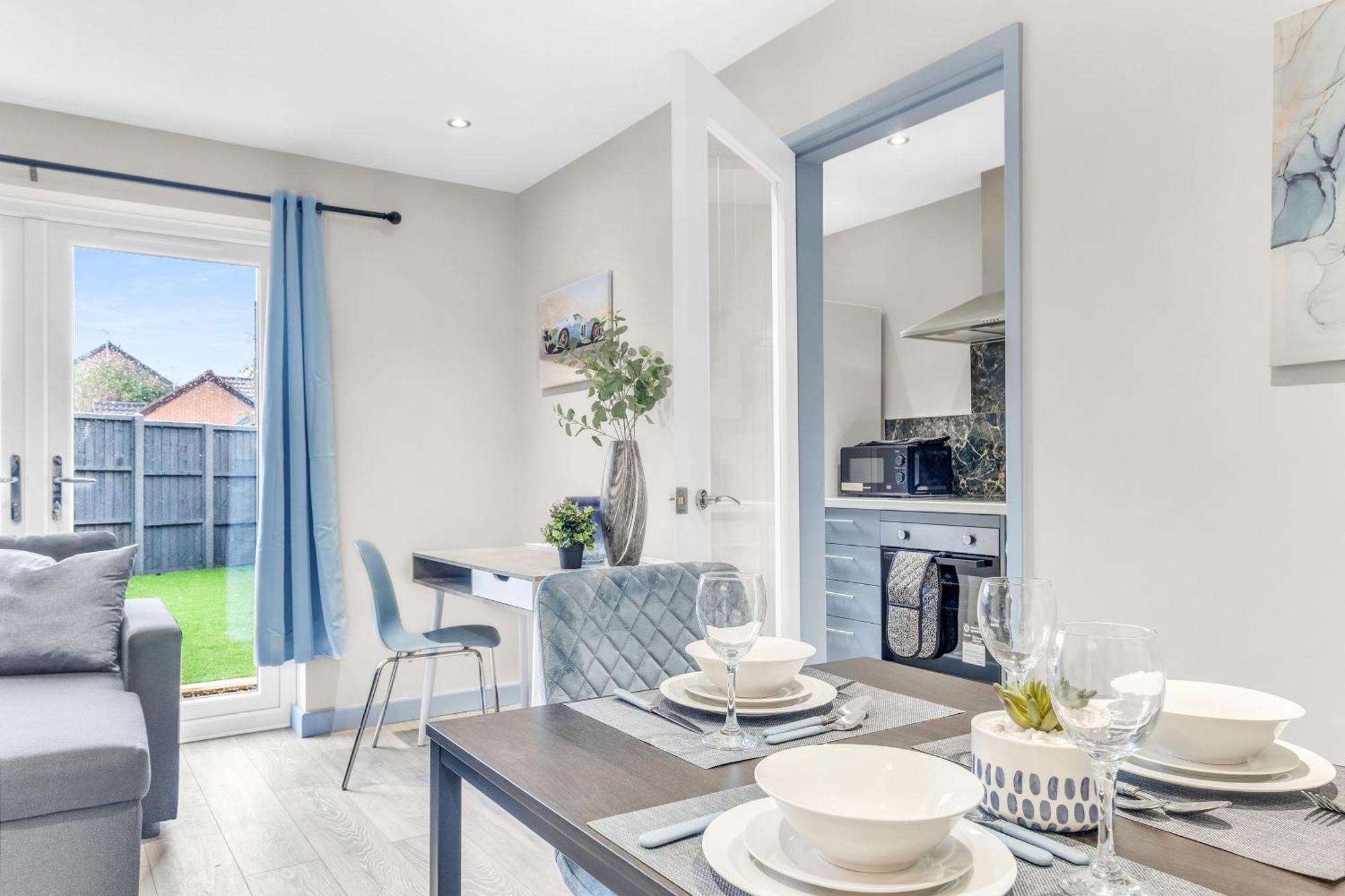 Mk 2-Bedroom Contractor'S Gem, 5 Beds, Sleeps 6, Free Parking Мілтон-Кінз Екстер'єр фото