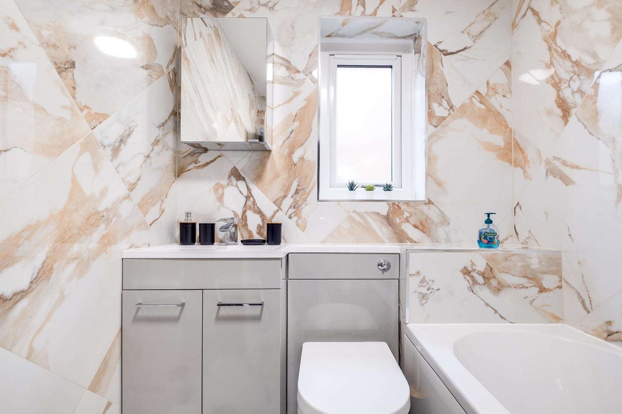 Mk 2-Bedroom Contractor'S Gem, 5 Beds, Sleeps 6, Free Parking Мілтон-Кінз Екстер'єр фото