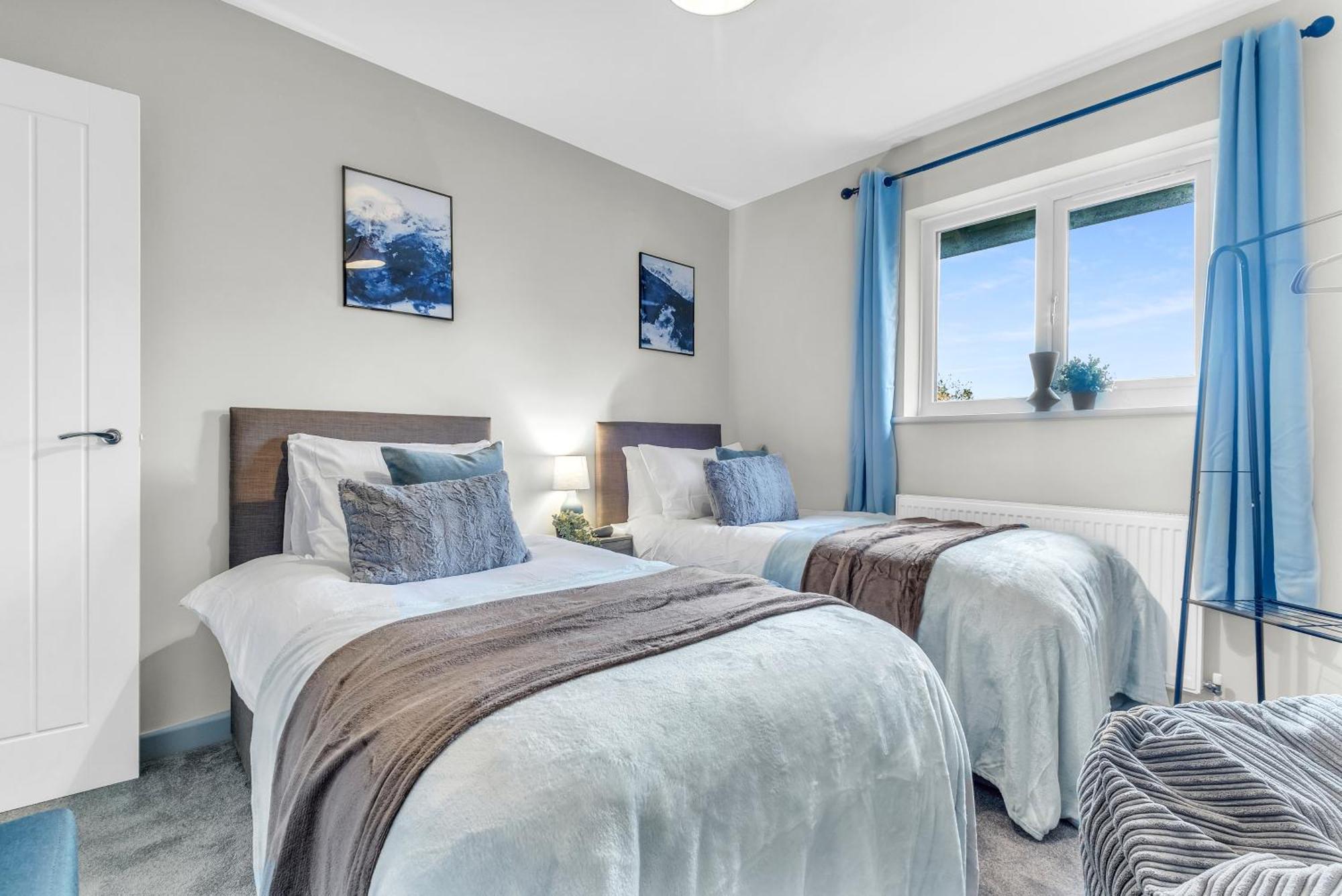 Mk 2-Bedroom Contractor'S Gem, 5 Beds, Sleeps 6, Free Parking Мілтон-Кінз Екстер'єр фото