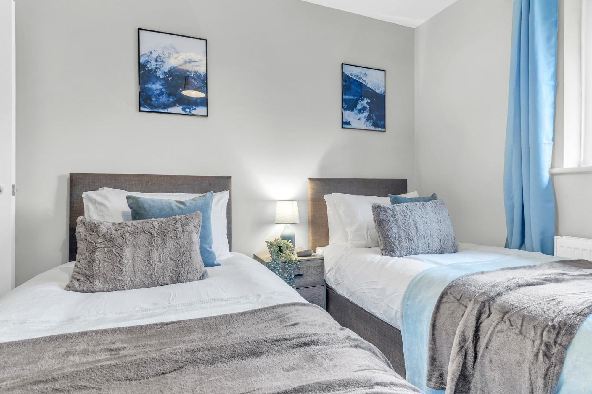 Mk 2-Bedroom Contractor'S Gem, 5 Beds, Sleeps 6, Free Parking Мілтон-Кінз Екстер'єр фото